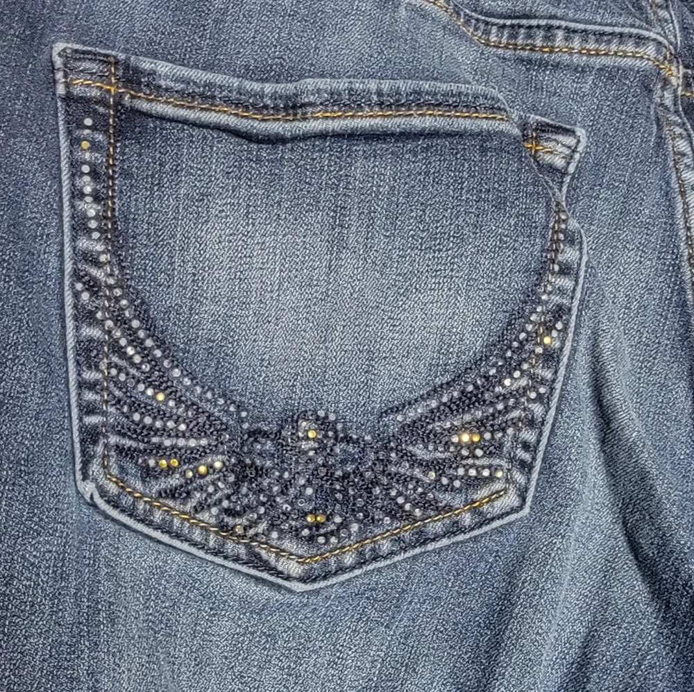 Rock & Republic Bootcut Jeans Rhinestone Wing Pockets Size 32